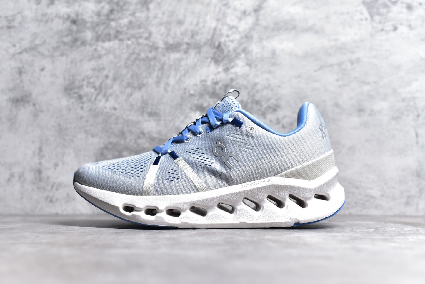 On Cloud Running shoes - Cloudsurfer 7.0