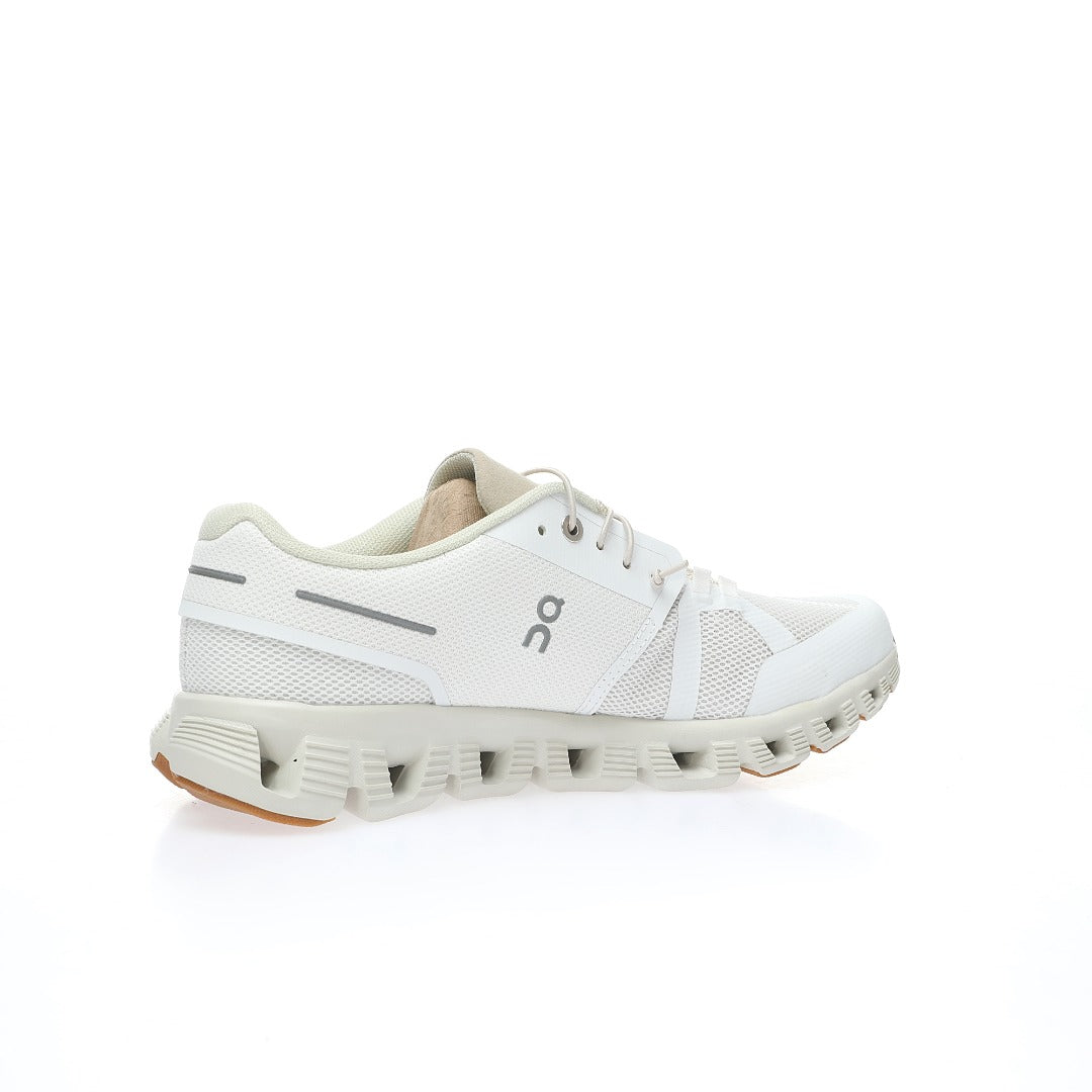 On Cloud Running shoes - Cloud 5