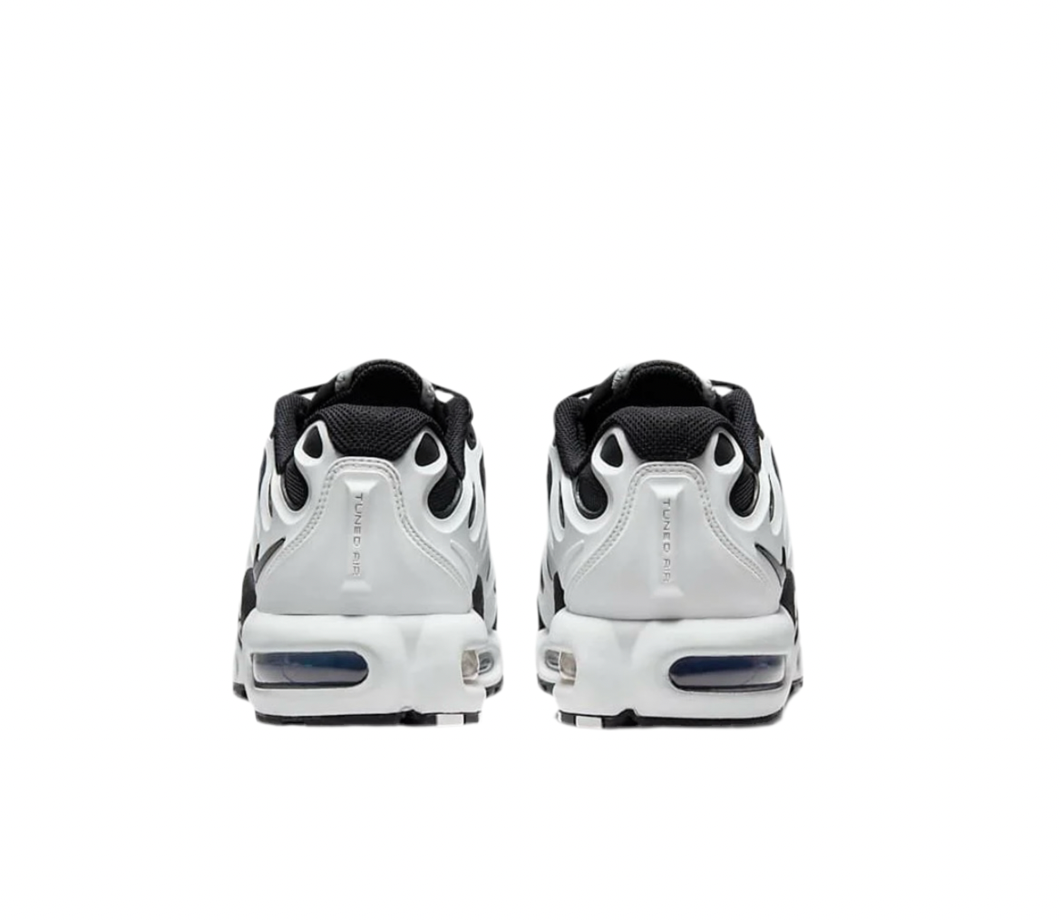 Nike WMNS Air Max Plus - Black and White