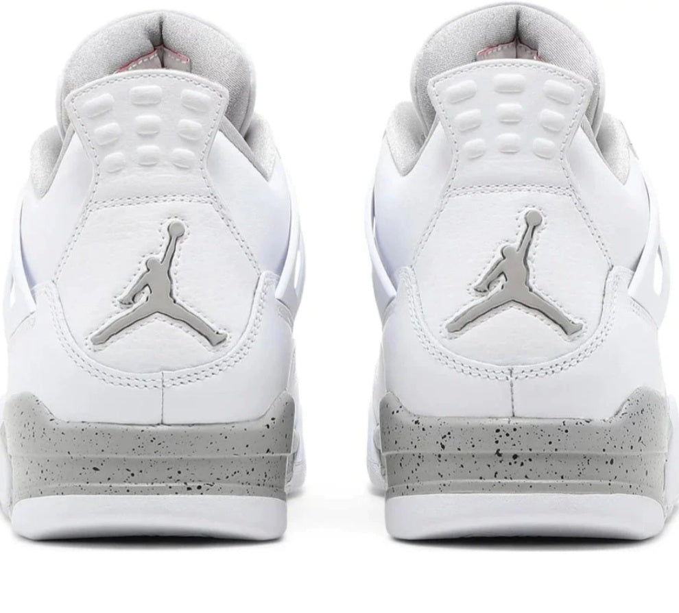 Air Jordan Retro 4 - White Oreo Back view