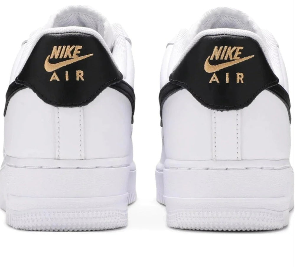 Air Force 1 '07 Essential - Black and White